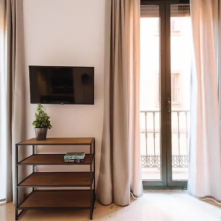 Chiqui And Vicente Bright Apartment